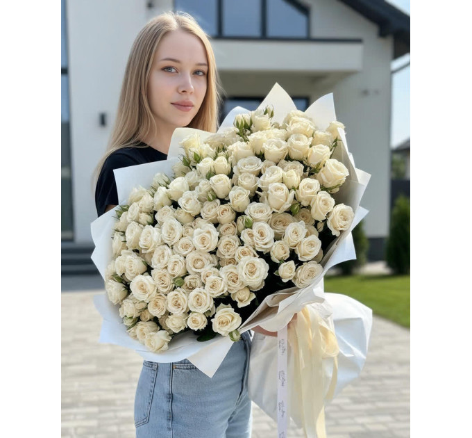 75 кремова кущова троянда Бомбастік