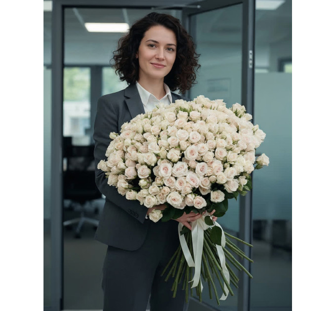 75 кремова кущова троянда Бомбастік