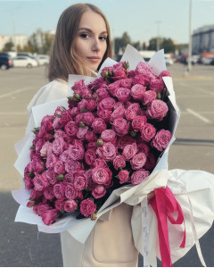 75 рожевих троянд Леді Бомбастік