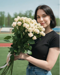 9 кремова кущова троянда Бомбастік